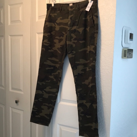 GAP Factory Other - GAP CAMO 33x30 SLIM PANTS